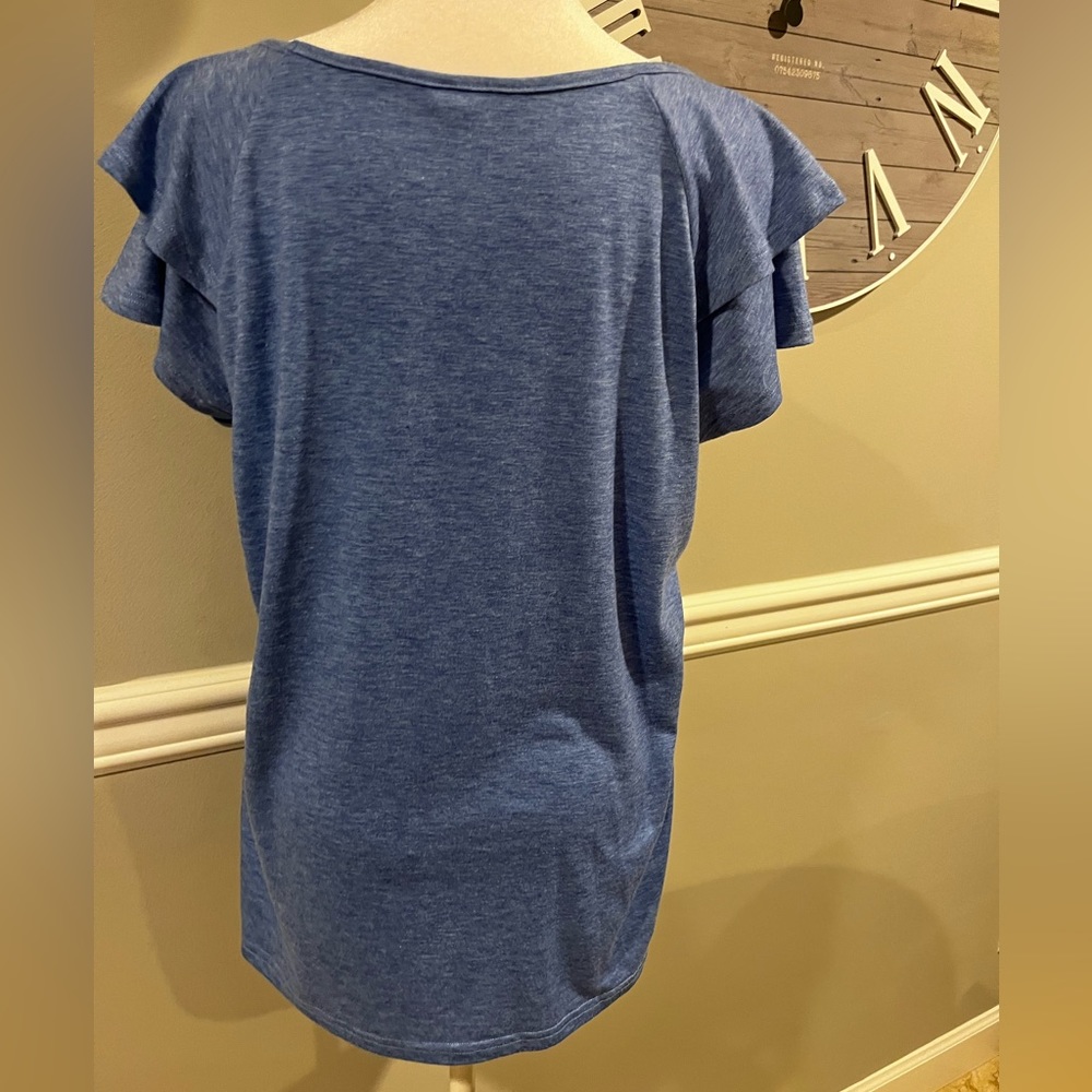 Women's Heather Blue Short Sleeve Top - Size Medium Worn 1x Great shape! - Picture 3 of 9